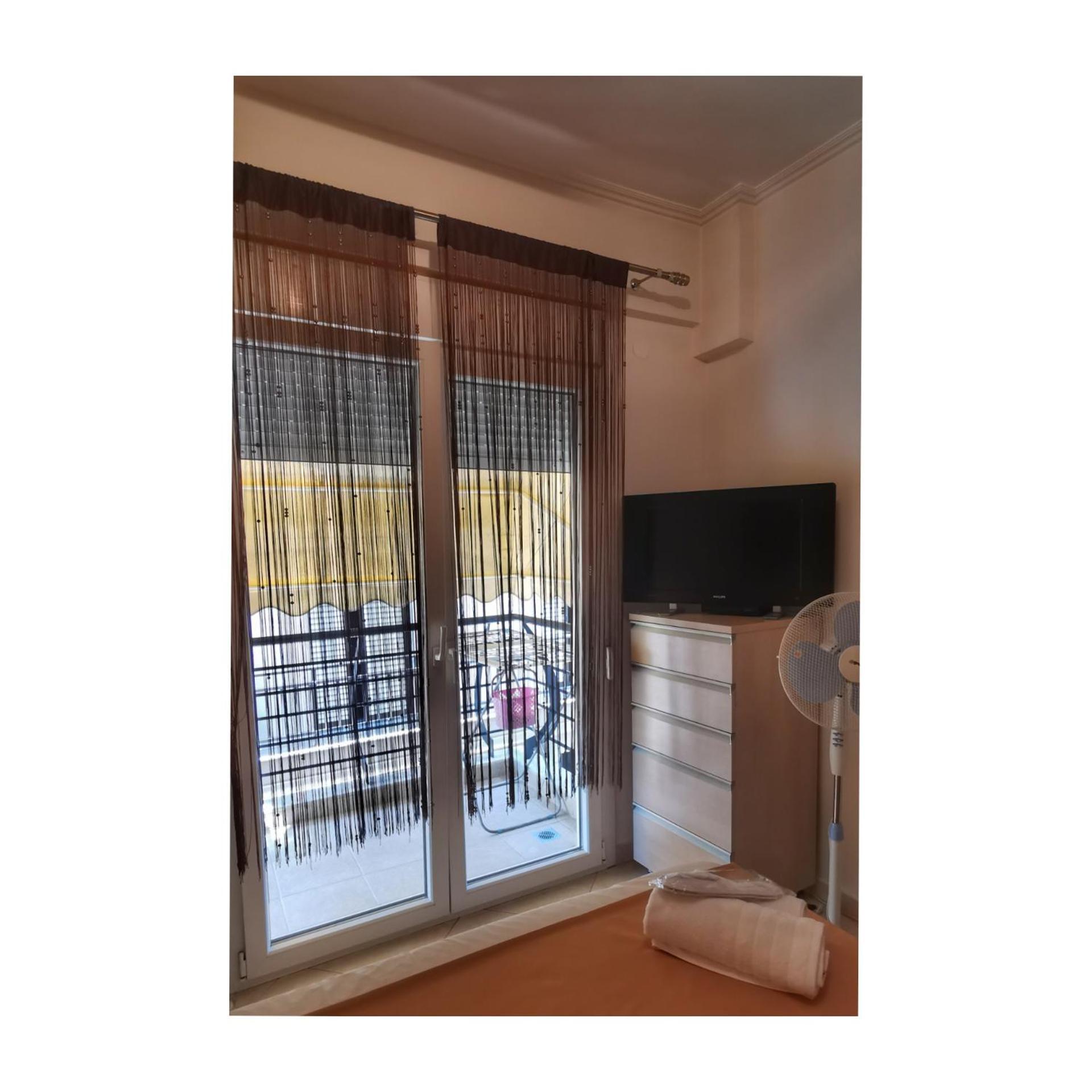 Jordan Downtown & Parking Apartment Katerini